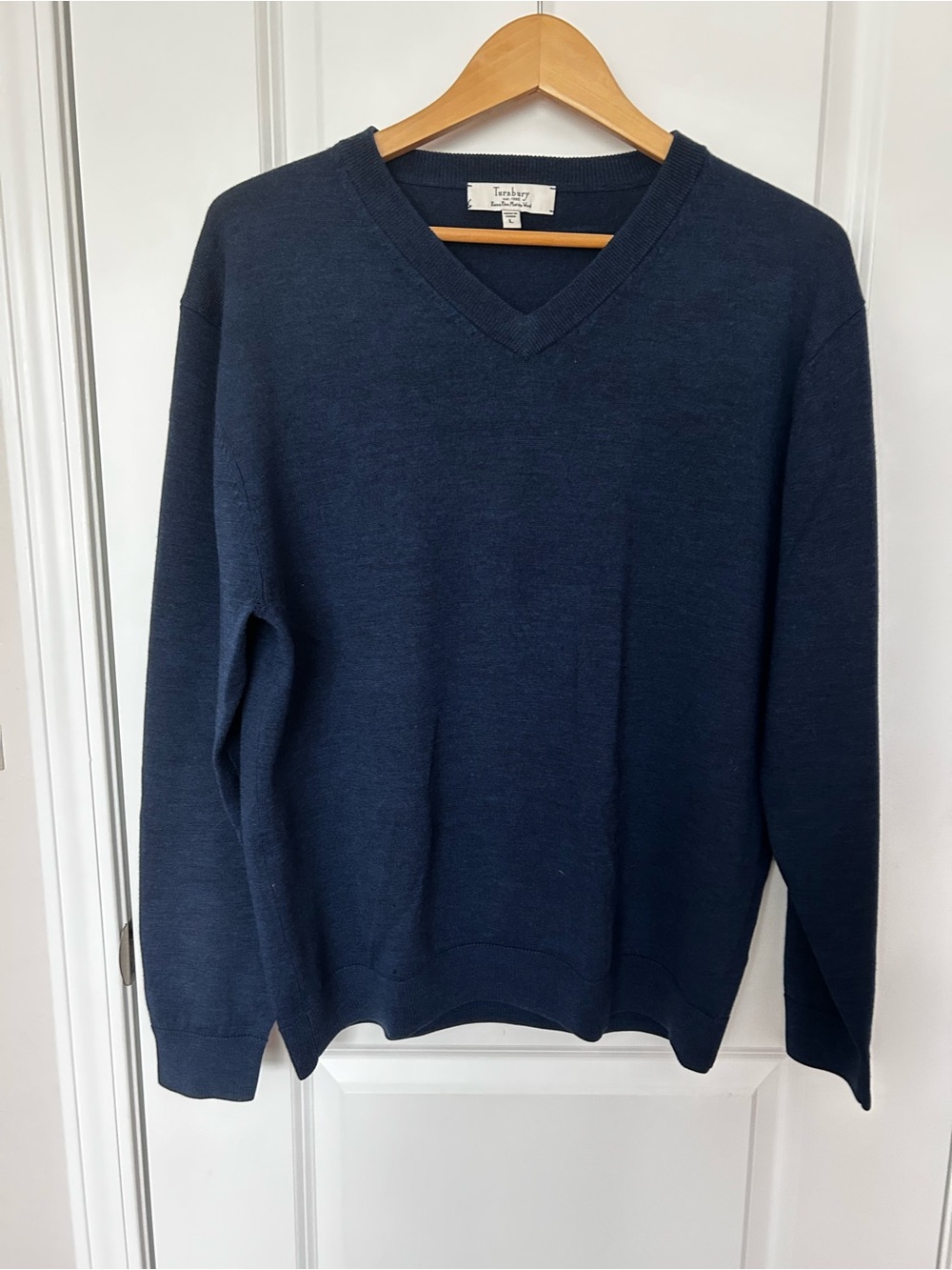 Merino Wool Men's Navy V-Neck Sweater